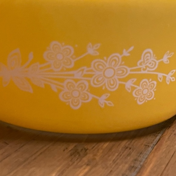 Pyrex- Butterfly Gold - Picture 2 of 5
